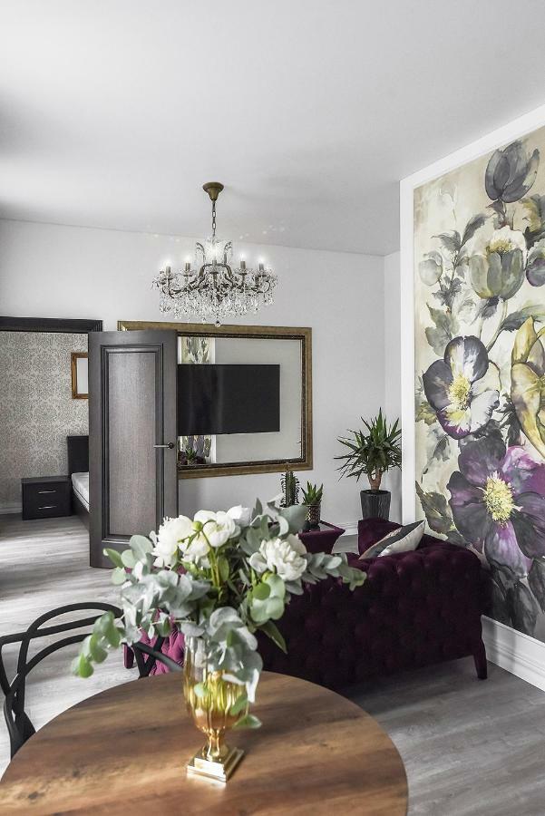 Four Luxury Flats Aparthotel Kaunas Esterno foto
