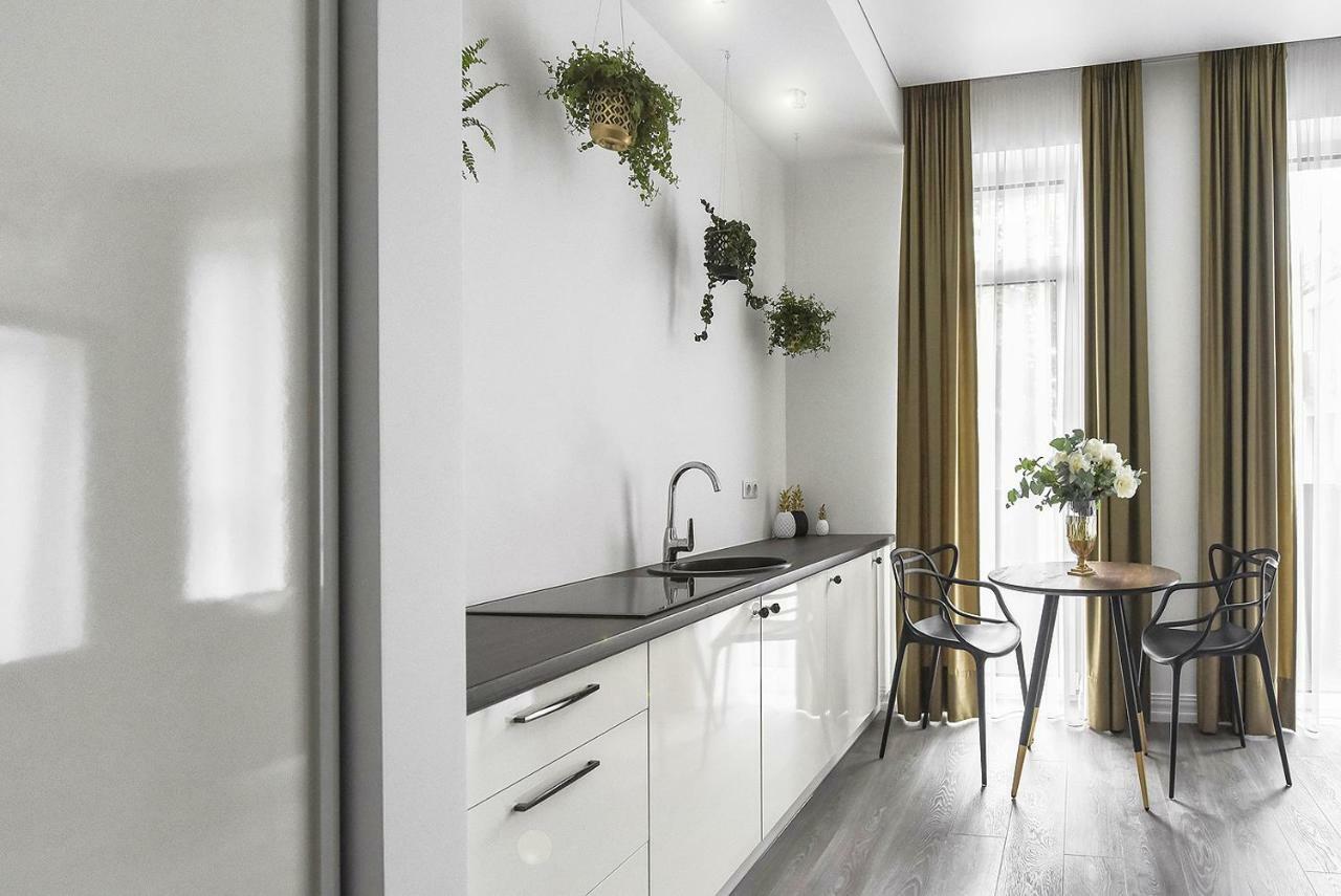 Four Luxury Flats Aparthotel Kaunas Esterno foto