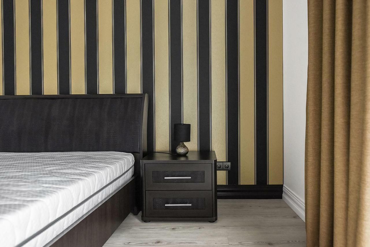 Four Luxury Flats Aparthotel Kaunas Esterno foto