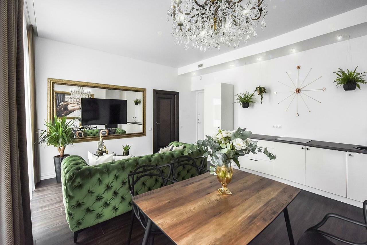 Four Luxury Flats Aparthotel Kaunas Esterno foto